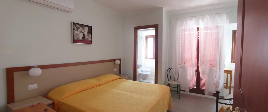 Hotel Santa Rosalia Марина-ді-Камерота Номер фото